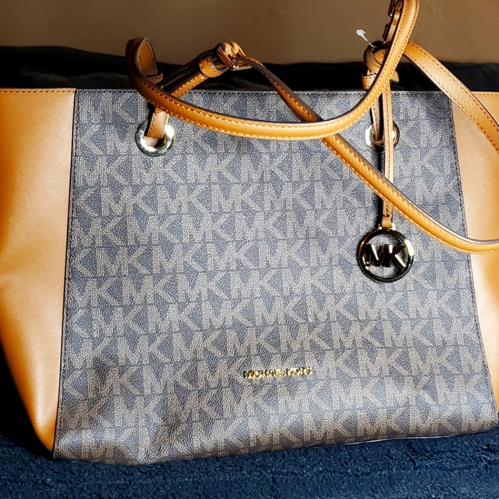 Michael Kors Medium Tote